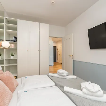 Polanki Aqua Industrial Nielimitowany Dostep Do Basenow - Saun - Miejsce Postojowe Free Apartment Kolobrzeg